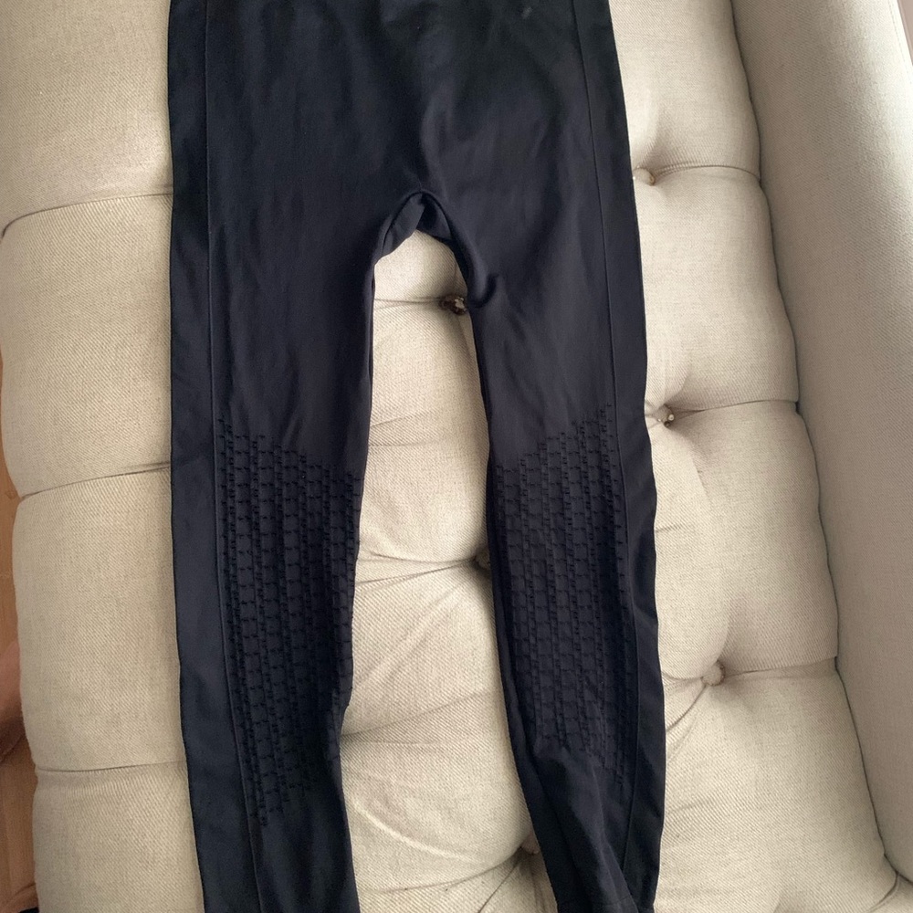 Motherhood maternity size small leggings EUC
